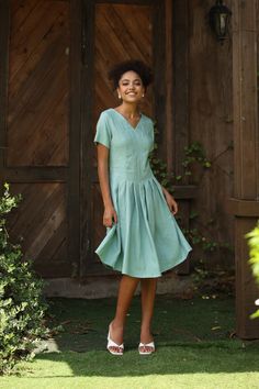 Enjoy the simplicity, comfort and grace of linen with our MABEL dress design! Handcrafted in our studio to your specific measurements and preferences, available in over 60 colors.  STYLE DETAILS - Regular fit - V neck - Short sleeves - Lovely pleats from the top to bottom - Seam side pockets - 100 % linen, medium weight (200gsm), free-shrinkage, amazingly soft feel - Handcrafted in our studio, French seams, clean and meticulous DRESS LENGTH & CUSTOM -Mid length dress  Standard length from shoulder to hem 46,4''/118 cm/size S for our model of 5ft5/169cm tall. - Different length is possible. If the length exceeds the standard length, we will charge an extra cost of $10 due to recent increases in fabric costs. Please pay for the additional length here: https://madebygaiavn.etsy.com/listing/15 French Seam, Mid Length Dresses, Style Expert, Linen Dress, Pleated Dress, Fabric Samples, Dress Clothes For Women, Dress Making, Dress Length