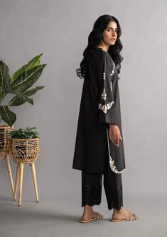 Black - Women's Embroidered Kurta (DC-0423) – Isloou.com Designer Embroidered Black Kurta, Transitional Black Kurta With Intricate Embroidery, Traditional Black Embroidered Kurta, Bohemian Embroidered Black Kurta, Long Black Embroidered Kurta, Kurta Shirt, Women Kurta, Your Style, Kimono Top