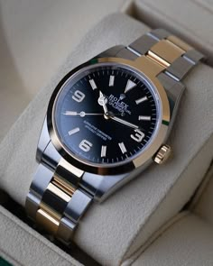 Two Tone Watch Men, Watch Pic, Mans Clothes, Mens Watches Classy, Outdoor Watch, Stylish Watches Men, What Is My Life, Classy Watch, Fancy Watches