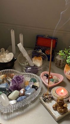 تمثال الحرية, Crystal Room, Crystal Vibes, Crystal Aesthetic, Spiritual Crystals, Indie Room, Dreamy Room, Witchy Stuff, Room Ideas Bedroom