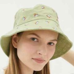 Uo Bucket Hat Embroidered Mushroom Boho Hippie Green Women’s Unisex Womens Newsboy Cap, Straw Cowgirl Hat, Mushroom Color, Pink Baseball Hat, Urban Outfitters Lights, Floral Bucket Hat, Corduroy Bucket Hat, Black Beret, Bucket Hat Women