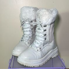 Great Condition, Callouts As Pictured (Needs Spot Cleaning, I Cleaned Them Once Unfortunately I Couldn’t Get The Spots Out So Price Reflects This) Leather Upper, Faux Fur Lining, Snow Boots Ready For Winter, This Shoe Is No Longer Sold + Available Listings Are Rare Casual White Snow Boots, White Synthetic Boots For Winter, White Synthetic Winter Boots, Cute Snow Boots, White Winter Boots, White Snow Boots, Snow Clothes, Fur Snow Boots, Roxy Shoes