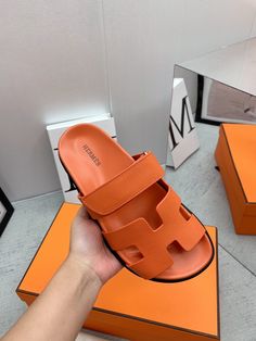 It comes with Dust box, Care manual, Tag and Paper bag.  Guide about size: Flat Platform Sandals, Female Luxury, Designer Slides, Men Slippers, Bag Guide, Mens Footwear