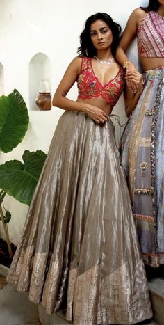 Mehandi Outfit, Icon Dress, Simple Lehenga, Half Saree Designs