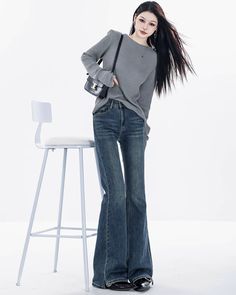 Flare denim pants that enhance your clean mood.

I'm also happy that it's easy to mix and match, regardless of the item you want to match it with.

Recommended for those trying flare pants for the first time.
◾️Model
Height/Weight：163cm(64.1in)/44kg(97.0lb)
Fitting Size：S





Cm
(inches)

Length
Waist
Hip


S
106(41.7)
62(24.4)
84(33.0)


M
108(42.5)
66(25.9)
88(34.6)


L
110(43.3)
70(27.5)
92(36.2)


XL
112(44.0)
74(29.1)
96(37.7) Trendy Blue Flares For Fall, Casual Denim Blue Flares For Spring, Casual Medium Wash Flares For Fall, Casual Straight Leg Blue Flares, Casual Dark Wash Full Length Flares, Casual Mid-rise Denim Blue Flares, Casual Full Length Dark Wash Flares, Casual Blue Flares For Fall, Casual High Rise Blue Flares