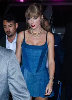 taylor swift is seen leaving her hotel in new york city