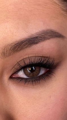 Brown Smokey Liner Makeup, Everyday Eyeshadow For Brown Eyes, Brown Eyeshadow Looks Natural, Brown Makeup Looks Eyeshadows, Natural Brown Eye Makeup, Semi Formal Makeup, Best Makeup For Brown Eyes, Brown Eye Makeup Looks, Brown Eye Makeup Natural