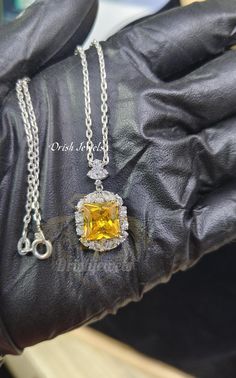 This stunning necklace features a vibrant yellow princess cut CZ diamond and delicate white round CZ floral pendant, crafted from 925 sterling silver. Perfect for gifting to your loved ones, with 1 day shipping available. 1 DAY SHIPPING ⭐ Handmade Product ⭐ Base Metal: Sterling Silver ⭐ Metal Purity: 925 parts per 1000 ⭐ Finish: 14K White Gold Plated ⭐ Main Stone Clarity: VVS1 ⭐ Main Stone Creation: Simulated ⭐ Stone Color: Yellow & White ⭐ Stone Shape: Princess ⭐ Gender: Female ⭐ Express Shippi Fine Jewelry Princess Cut Cubic Zirconia Necklace, Fine Jewelry Cubic Zirconia Princess Cut Necklace, Princess Cut Brilliant Necklace As Gift, Gold Princess Cut Necklace As Gift, Gold Necklace With Princess Cut For Gift, Silver Princess Cut Necklace For Anniversary, Silver Princess Cut Necklaces For Anniversary, Gold Necklace Princess Cut For Gift, Cubic Zirconia Jewelry With Diamond Cut For Gift