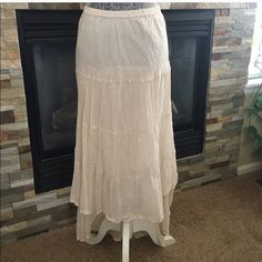 Nwt Ivory Bohemian Style High Low Skirt Skirt Solitaire Brand Size Medium Cream Long Ruffled Skirt, Cream Asymmetrical Flowy Skirt, Cream Ruffled Long Skirt, Beige Flowy Tiered Maxi Skirt, Beige Tiered Flowy Maxi Skirt, Bohemian Cream Ruffled Skirt Bottoms, Beige Tiered Lined Maxi Skirt, Bohemian Beige Maxi Skirt For Spring, Cream Tiered Lined Skirt