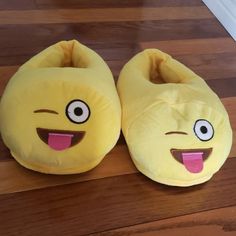 Funny Emoji Kids Slippers Shoes Warm.Cozy Boots Size Large Fun Round Toe Slippers For Winter, Fun Round Toe Winter Slippers, Silly Shoes, Goofy Shoes, Fun Slippers With Soft Sole And Round Toe, Casual Winter Slippers With Soft Sole, Yellow Round Toe Indoor Slippers, Winter Yellow Round Toe Slippers, Winter Fun Non-slip Slippers