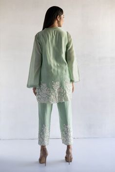 Green straight kurta featuring floral thread embroidery with bell sleeves. Paired with a coordinating straight pant., Fit: Relaxed Floral Thread Embroidery, Women Kurta, Straight Kurta, Thread Embroidery, Pant Set, Straight Pants, Set Women, Set For Women, Aza Fashion