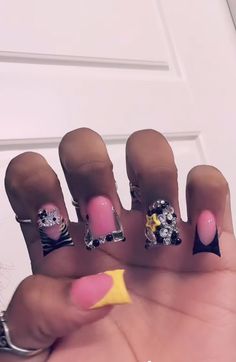 Medium Duck Nails Acrylic, Long Stiletto Nails Design, Exotic Nails Acrylic, Short Junk Nails, Stiletto Nails Design, Junk Nails, Long Stiletto Nails, Long Stiletto