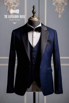 Engagement Dress For Men Tuxedo, Tuxedo For Engagement Indian, Tucsido Groom, Engagement Tuxedo For Men, Wedding Dresses 2023 Bridal Collection, Engagement Suit For Men, Tuxedo For Men Wedding Classy Indian, Marriage Suits For Men, Engagement Suits For Men