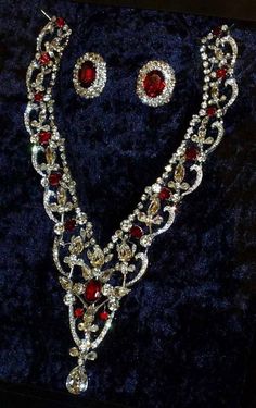 British Royal Jewellery, Queen Elizabeth Crown, Ruby And Diamond Earrings, British Crown Jewels, Royal Crown Jewels, Royal Jewellery, Royal Crowns, Royal Tiaras