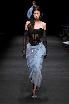 Act N°1 Men & Women Spring Summer 2023 Milan – NOWFASHION Streetwear Fashion Women Runway, High Fashion Outfits Runway, High Fashion Runway Outfits, Vest Runway, Streetwear Runway, Korean Fashion Week, China Fashion Week, 90s Inspired Outfits, Runway Fashion Couture