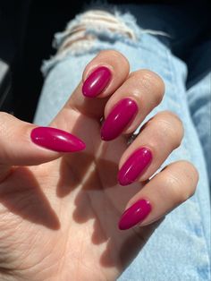 Almond Fushia Nails, Pink Nails Fucsia, Fushia Pink Almond Nails, Cute Magenta Nails, Magenta Nails Aesthetic, Ruby Pink Nails, Dark Pink Oval Nails, Sparkly Magenta Nails, Berry Almond Nails