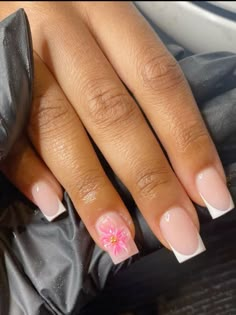 @mbnailbar Summer Acrylic Short Nails, Short Nail Designs Light Colors, Vacation Acrylic Nails Short, Summer Holiday Nail Inspo 2024, Summer Nails 2025 Square, French Nails W Design, Nail Designs Spring 2025, Short Nails Square Simple, Acrylic Square Short Nails