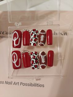 Medium square OU football press ons! Made with gel polish, rhinestones, and hand painted designs. University Of Oklahoma Nails, Nails Football, Sooner Football, Oklahoma Sooners Football, Football Nails, Sooners Football, Ou Football, Hand Painted Designs, Beauty Make-up