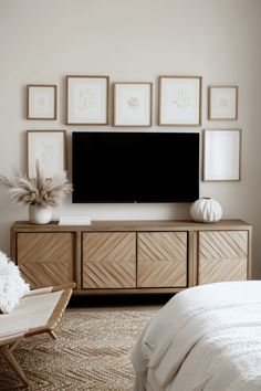 bedroom tv wall decor Tv On Wall With Stand Underneath, Bedroom Media Unit, Cabinets Below Tv, Bedroom Tv Unit Decor, Wall Art Next To Tv, Master Bedrooms With Tv, Bedroom Tv Cabinet Design Modern, Tv Stand Bedroom Ideas, Bedroom Tv Furniture