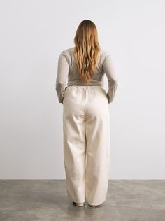 Meet the Juno— our casual, everyday alternative to jeans. With a slight balloon leg, patch front pockets, and an easy elastic waist, these are the pants we can see wearing day in and day out. Spring Parachute Pants With Elastic Waistband For Everyday, Effortless Everyday Bottoms For Fall, Fall Relaxed Fit Parachute Pants With Elastic Waistband, Fall Parachute Pants With Elastic Waistband And Tapered Leg, Fall Tapered Leg Parachute Pants With Elastic Waistband, Beige Relaxed Fit Sweatpants For Everyday, Neutral Bottoms With Pockets For Everyday Wear, Neutral Everyday Bottoms With Pockets, Everyday Neutral Bottoms With Pockets