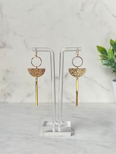 Artsy Minimalist Gold Drop Earrings, Geometric Semicircle Half Moon Dangle Earrings, Unique Wedding Jewelry, Small Gifts for Women, Business Photo Ideas, Pop Can Art, Small Gifts For Women, Diy Fashion No Sew, Interior Design Elegant, Unique Wedding Jewelry, Constellation Art, Star Constellation, Geometric Elements