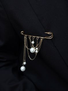 Safety Pin Brooch With Small Chains and Pearls - Etsy Safety Pin Embellishments, Alt Pearl Necklace, Decorated Safety Pins, Elegant Safety Pin Brooch, How To Wear A Brooch Ideas, Broch Designs, Safety Pin Charms, Kilt Pin Jewelry, Safety Pins Fashion