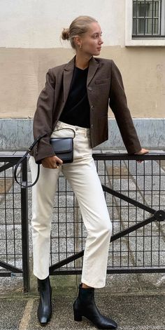 Beige Jeans, Nashville Outfits, Boyfriend Jean, Cold Weather Fashion, Winter Trends, Winter Mode, Looks Chic, 가을 패션, Mode Inspiration