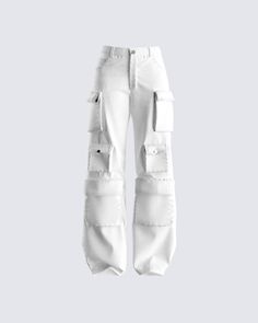 It’s giving stylish baddie that no one could come close to competing with 💅 Go through the day knowing you are serving nothing but looks, and vibes with these wide leg, white cargo twill pants. Complete with a mid-rise, loose fit, and cargo pocket detailing 🤍 Dr Mundo, Celana Kargo, White Cargo Pants, Cute Pants, Dr Closet, Twill Pants, Cargo Pocket, Simple Trendy Outfits, Really Cute Outfits