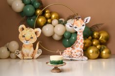 Jungle Boy Cake Smash Photographer Jersey Cake, Safari Birthday Party Decorations, Jungle Theme Cakes, Boy Cake Smash, Cake Smash Theme, Pretty Balloons, Smash Cake Boy, 1st Birthday Photoshoot