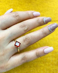 7 mm Princess / Square Red Garnet Dainty Ring, 14K Gold, Genuine Red Gemstone, 4 Prongs Modern Setting, Best Gift for Her, Handmade Ring ◎ Details ◎ ○ Gemstone Details .Natural RED GARNET Princess / Square Cut 7 mm x 7 mm approx. 1.85 ct ○ Gold Details 14K Solid Gold Weight of Ring : approx 3.00 gr Width of Band : 2.25 mm Made to Order HANDMADE ITEM ○ Upgrade to Solid 18K Gold, please click the link below: https://www.etsy.com/listing/962826004 ○ For more BIRTHSTONE Rings : https://etsy.me/2NNWR Rectangular Stone Birthstone Ring With Prong Setting, Red Solitaire Ruby Ring As A Gift, Dainty Red Solitaire Birthstone Ring, Classic Red Jewelry For Promise, Ruby Ring With Baguette Cut And Prong Setting, Red Birthstone Ring With Prong Setting For Promise, Gift Red Ruby Ring With Prong Setting, Red Gemstone Jewelry With Baguette Cut, Emerald Cut Solitaire Birthstone Ring For Gift