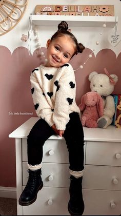 Kids Dr Martens Outfit Girl, Winter Outfit For Girls Kids, Kids Fall Outfits Daughters, Pumpkin Patch Outfit Toddler Girl, Thanksgiving Toddler Girl Outfit, Toddler Picture Day Outfit School, Toddler Autumn Outfits Girl, Toddler Christmas Pictures Outfits