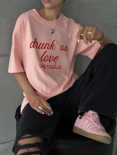 #футболка #футболкаспринтом #футболкарозовая #футболкаженскаяоверсайз Pink Tshirt Outfit Woman, Tequila, T Shirt