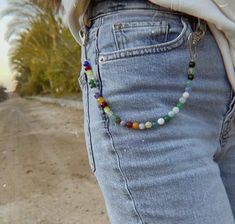 Beaded Jean Chain, Beaded Pants Chain, Jeans With Chains, Trendy Silver Jewelry, Eyeglass Jewelry, Anklets Diy, قلادات متدلية, Pants Chain, Jeans Chain