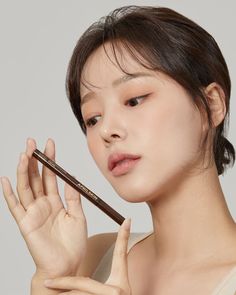 Get those sharp, precise lines with the APRILSKIN Brush Double Up Liner! This long-lasting, smudge-proof formula glides on effortlessly for the perfect cat-eye or sleek eyeliner look that lasts all day. 🎨🔥

Level up your eyeliner game! Now available on Koolseoul.com —
make your eyes pop with every stroke! 🛍️💖 Level Up