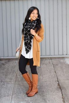 Cute Easy Work Outfits, 2023 Fall Looks, Leggings And Long Cardigan Outfit, Fall Wear To Work Outfits, Long Shirts To Wear With Leggings, Leggings For Work Outfit, Office Leggings Outfit, Boot Work Outfit, Dress Up Leggings For Work