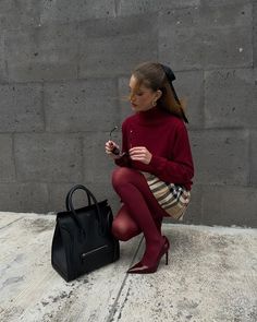 Winter Aesthetic Clothes Women, Black And Red Dinner Outfit, Burberry Skirt Aesthetic, Christmas Fashion 2024, Maroon Turtleneck Outfit, Christmas Outfits Aesthetic Women, Burgundy Stockings Outfits, Christmas Inspo Outfit, Hourglass Winter Outfits