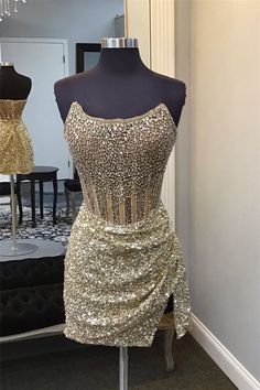 Strapless Golden Beaded Sequin Bodycon Short Homecoming Dress Golden Dress Short, Homecoming Inspo, 16 Photoshoot, Hoco Dress Inspo, Bodycon Short Dress, Hoco Inspo, Hoco Ideas, Sequin Material, Festival Fits