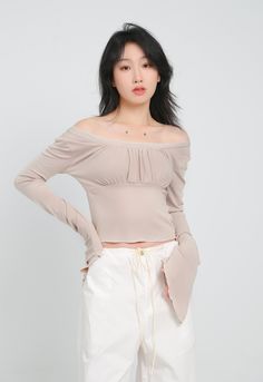 With all the comfort of a casual tee and the style of a dressy top, this crop top is a must-have for your wardrobe. A lightweight and airy fabric makes this crop top a perfect choice for a hot day or a night out on the town. The ruched front detail adds a touch of glamour, while the flare sleeves keep things interesting.
Gender: WomenMaterial: PolyesterClothing Length: ShortSleeve Length: Long SleeveSleeve Type: Angel Sleeve Fitted Solid Color Top For Spring, Fitted Off-shoulder Crop Top For Night Out, Fitted Long Sleeve Cropped Shirt For Summer, Chic Slightly Cropped Shirt For Spring, Chic Cropped Shirt For Spring, Fitted Off-shoulder Crop Top For Spring, Summer Cropped Off-shoulder Top For Day Out, Casual Fitted Off-shoulder Top For Night Out, Trendy Long Sleeve Off-shoulder Top For Summer