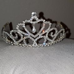 Very Cute, Never Worn Princess Tiara. Can Be Worn For Any Occasion. A Little Tarnish From Being Put Away. Silver Crown Tiara, Charlotte Costume, Small Tiara, Quince Jewelry, Quince Crown, Hollywood Vibes, Kiki Dress, Black Mermaid Dress, Quinceanera Tiaras