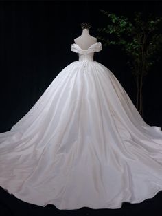 Satin A-line Dress For Debutante Ball, Satin A-line Ball Gown, White A-line Ball Gown With Fitted Bodice, White A-line Dresses For Debutante Ball, White Debutante Ball Dress With Long Train, White Dresses For Debutante Ball With Long Train, White Long Train Dress For Debutante Ball, White Dress With Long Train For Debutante Ball, A-line Dress With Sweep Train For Debutante Ball