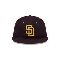 The San Diego Padres Wool Retro Crown 59FIFTY Fitted Cap features an embroidered Padres logo at the front panels with a matching MLB Batterman logo at the rear. Additional details include eyelets throughout the cap and a beige undervisor. Classic Logo Baseball Cap With Flat Brim, Snapback Hat With Logo Detail For Streetwear, Classic Flat Brim Baseball Cap With Logo, Logo Detail Snapback Hat For Streetwear, Classic Cap With Logo Detail, Collegiate Trucker Hat With Embroidered Logo And Flat Brim, Collegiate Flat Bill Hat With Team Logo, Snapback Hat With Logo For Streetwear, Flat Brim Hats For College Baseball Season