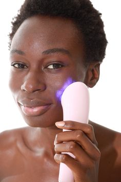 Revilit LED tool is wireless and features three types of LED light therapy to rejuvenate your skin and target a spectrum of complexion concerns. Simply choose your desired mode - Blue light, Red light, or Green Light- and glide across your skin to discover an innovative form of at-home skincare 3 Color LED Lights: Blue: Use on acne-prone skin, great for pesky zits Red: Use if you have redness and anti-aging concerns Green: Use for calming and pigmentation concerns Comes with a rechargeable cord Led Therapy, Skin Care Masks, Led Light Therapy, Improve Skin Tone, Green Led, Glowing Complexion, Skincare Tools, Light Therapy, Radiant Skin