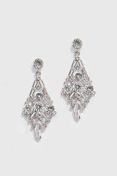 Romantic 1920s jewelry that complements your 20s outfits. Various collections of on-trend 1920 accessories, including 1920s bracelet as well as flapper earrings. Find more roaring 20s jewelry at BABEYOND. Free shipping on orders over $90 and 14-day unconditional return. 1920 Accessories, Roaring 20s Jewelry, 20s Jewelry, Themed Dresses, 1920s Jewelry, Roaring 1920s, 1920s Dresses, Flapper Dresses, Geometry Shape