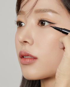 Get those sharp, precise lines with the APRILSKIN Brush Double Up Liner! This long-lasting, smudge-proof formula glides on effortlessly for the perfect cat-eye or sleek eyeliner look that lasts all day. 🎨🔥

Level up your eyeliner game! Now available on Koolseoul.com —
make your eyes pop with every stroke! 🛍️💖