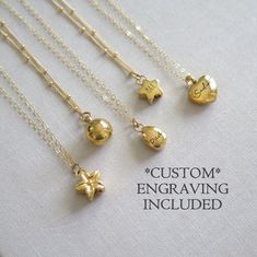 Gold Charm Necklaces For Wedding, Customizable Gold Necklace For Keepsakes, Adjustable Customizable Gold Charm Necklaces, Gold Necklaces With Charms As Gifts, Gold Necklaces With Charms Perfect For Gifts, Gold Necklaces With Charms For Gifts, Personalized Dangle Chain Necklace Gift, Customizable Gold Locket Necklace For Gift, Gold Locket Necklace With Charms For Jewelry Making