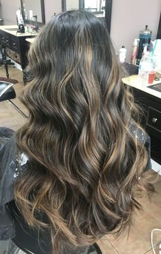 Boliage Hair On Dark Hair, Brown Boliage Hair On Black Hair, Balayage Hair In Black Hair, Highlights For Mexican Women, Blond Bayalage On Black Hair, Carmel Balayage Black Hair, Balayage With Dark Hair, Baliage On Dark Hair, Highlights For Dark Hair Black