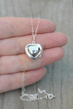 Locket Necklace Silver, Embossed Jewelry, Silver Heart Locket, Silver Locket Necklace, Necklace Mom, Puffed Heart, Heart Locket, Love Necklace, Locket Necklace