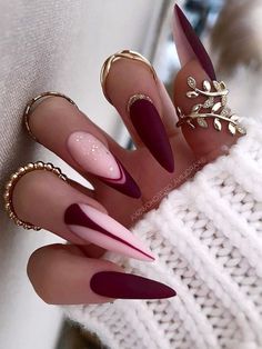 September Stilleto Nails, Red Stiletto Nails Designs, Maroon Nail Designs, Red Matte Nails, Fake Nails Long, Maroon Nails, Nagel Tips, Burgundy Nails, Chic Nails