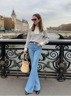 Paris Outfits Spring, Paris Spring Outfit, Hm Outfits, Parisian Outfits, Paris 2023, Parisian Chic Style, Paris Chic, Moda Paris, Europe Outfits