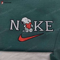 Snoopy Heart Nike Shirt: Custom Embroidered Sweatshirt - Best Valentine s Day Gifts Diy Nike Shirt, Nike Custom Sweatshirts, Nike Embroidery Sweatshirt, Custom Nike Sweatshirt, Popular Sweatshirts, Heart Nike, Snoopy Clothes, Snoopy Heart, Nike Embroidered Sweatshirt